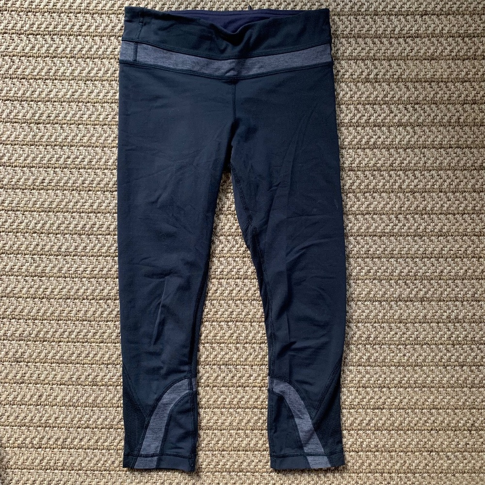 Lululemon cropped leggings.